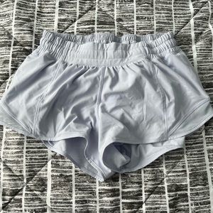 lululemon Hotty Hot shorts size 6. 2.5”